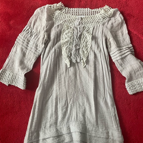 COCO $ tashi gray blouse with 3/4 sleeves - Picture 2 of 7